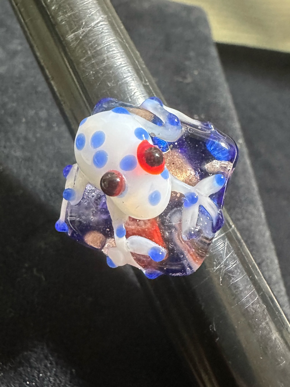 Vtg: Lamp Work Blue Speckled 3-Dimensional Frog Glass Ring